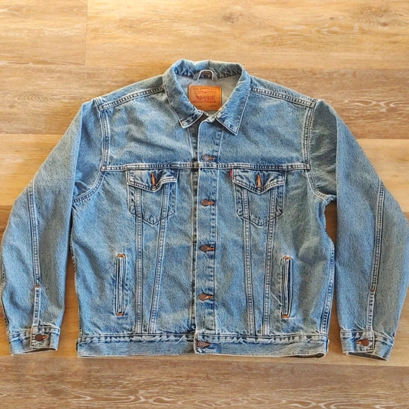 Levi's Men's Classic Denim Trucker Jacket